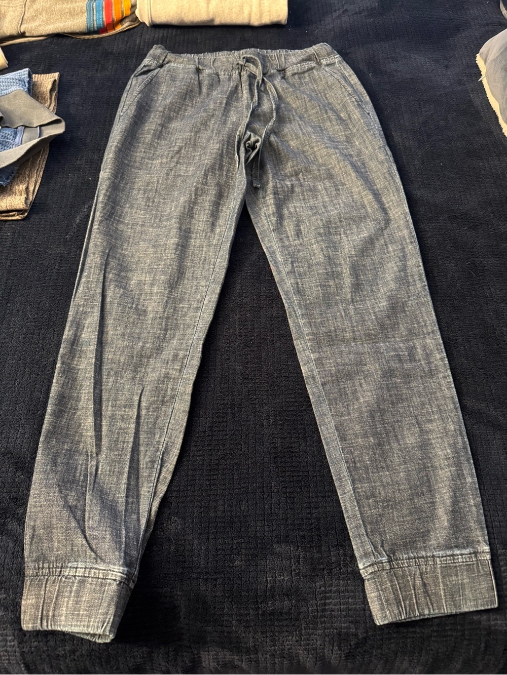 HUE Denim-Blue Chambray Elastic-Waist Pants